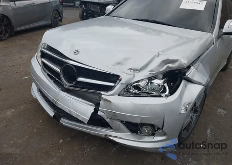 2009 Mercedes-Benz C 300 Luxury 4Matic/Sport 4Matic z USA, uszkodzony, nr VIN WDDGF81X29R047746